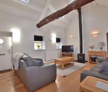 3 bedroom barn conversion to rent - Photo 1