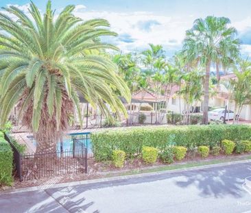 Spacious & Secure Townhouse in Prime Sunnybank Hills Location - Photo 1