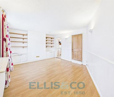 2 bedroom end of terrace house to rent - Photo 1