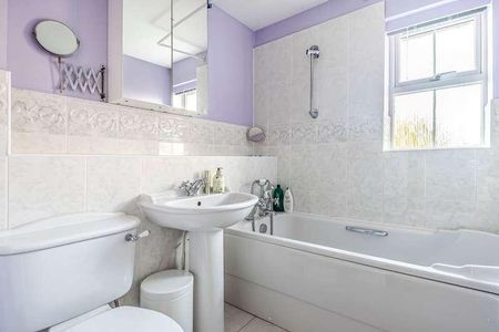 Uptons Garden, Whitminster, Gloucester, GL2 - Photo 3