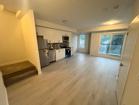 For Lease - 3540 Colonial Dr Drive Unit# 15, Mississauga, Ontario - Photo 2