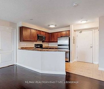 Sheppard/Allen Bright +Spacious 2Bdrm Lrg Balcony 1Locker 1Parking - Photo 1