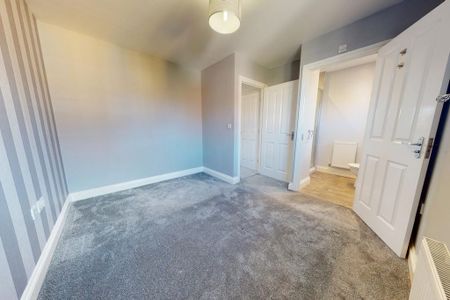 3 bedroom terraced house to rent - Photo 3