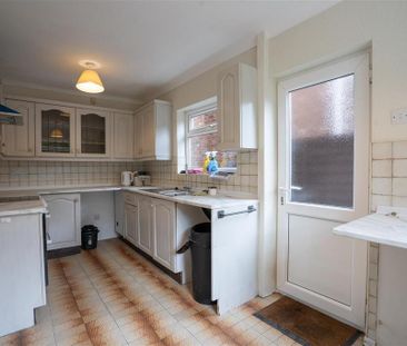 3 bedroom detached house to rent - Photo 2