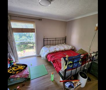 3 Bed Terraced House, Tidenham Gardens, CR0 - Photo 5