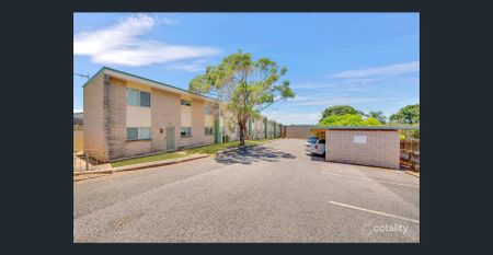 Two Bedroom Townhouse close to amenities - Photo 4