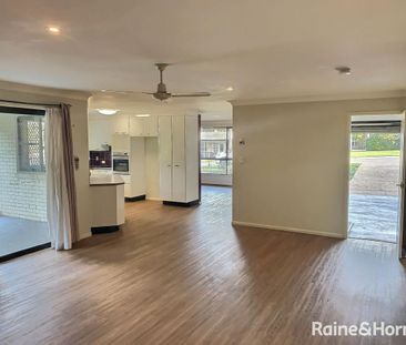 Four Bedroom Home in Clinton! - Photo 3