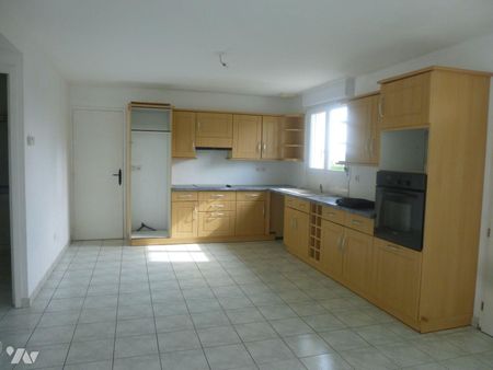 A LOUER Commune de CHAVOY maison d'habitation comprenant : - au rez-de-chaussée : séjour a... - Photo 5