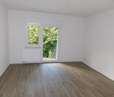 Ab sofort: Frisch renovierte 3,5-Raum-Wohnung mit eigener Terrasse - Photo 6