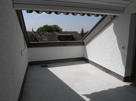 Grosszügige 4.5-Zimmer-Dachwohnung - verfügbar nach Renovation - Photo 3
