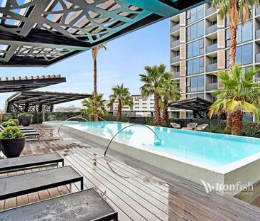 GREAT VALUE DOESNT LAST LONG! CROSS THE ROAD TO MELB UNI & ROYAL ME... - Photo 2