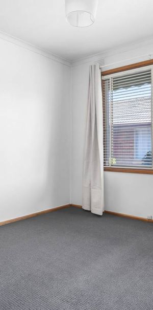QUIET BLOCK| PRIVATE COURTYARD | GREAT LOCATION - Photo 1