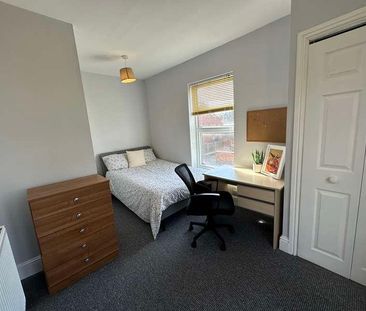 West End // Bed & Bath // Aug, LN1 - Photo 1