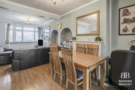 4 bedroom terraced house to rent - Photo 4