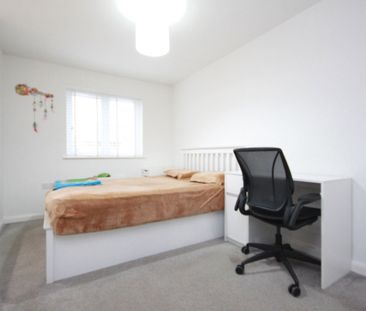 Baird Square, Livingston, EH53 - Photo 3