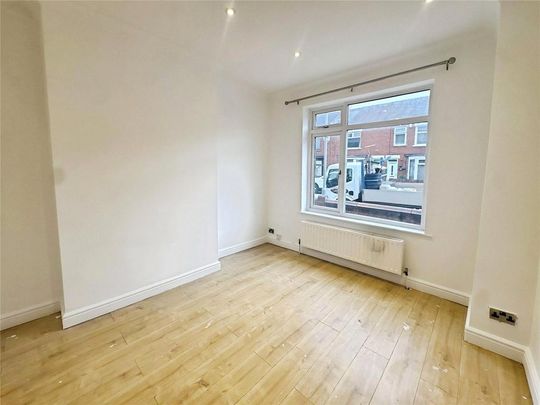 2 bedroom terraced house to rent - Photo 1