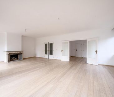Woluwe, Bel Appt ± 169 m2 -3CH-2SDB-2xparking-ch de service - Photo 2