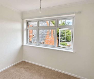 London Road, Benfleet, SS7 - Photo 2