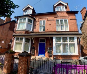 2 bedroom ground floor flat to rent - Photo 2