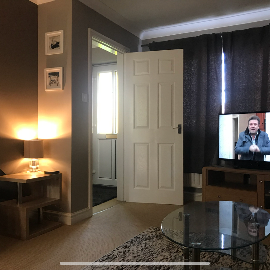 Hawthorn Chase Whole house - Photo 1