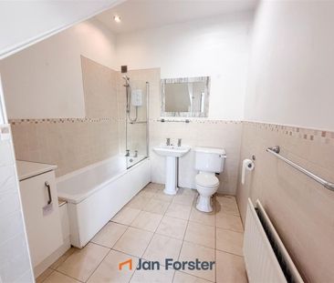 2 Bedroom Flat - Ground Floor - Photo 5