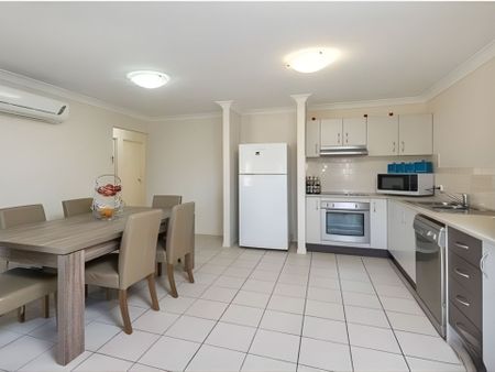 Charming and Comfortable 3-Bedroom Home in Griffin! - Photo 2