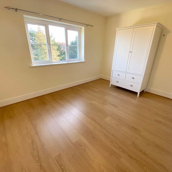 High Street, Bembridge - Photo 1