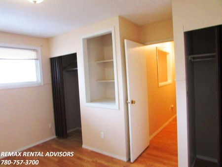 1526 69 Street NW - Photo 3