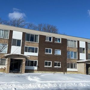 All new renoveted 4 1/2 for May or june - Photo 2