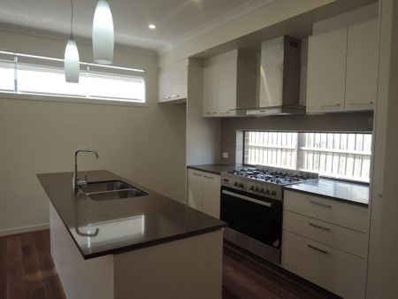 1/8 Lawford Street, BOX HILL NORTH - Photo 3