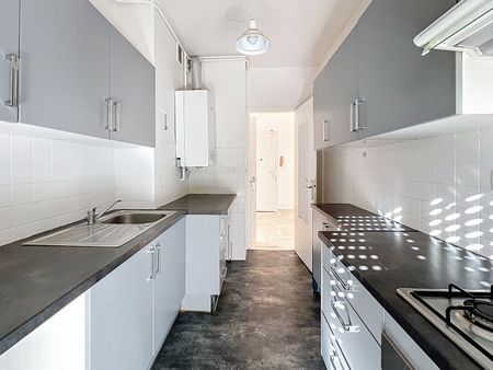 Location Appartement 3 pièces 71m² NICE 06000 - Photo 4