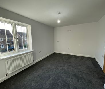 2 bedroom Semi-Detached House to let - Photo 6