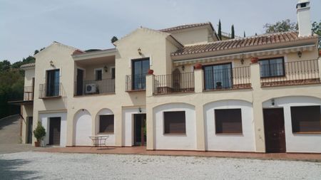 A large two bedroomed self contained apartment for winter rental in the Nerja countryside - Photo 4