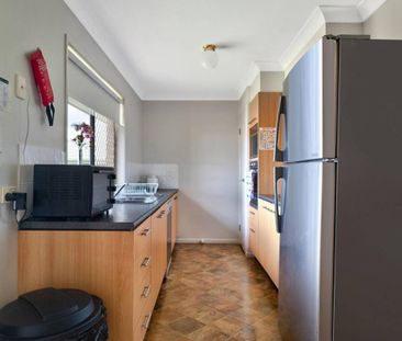 Family Home in Glenvale! - Photo 1
