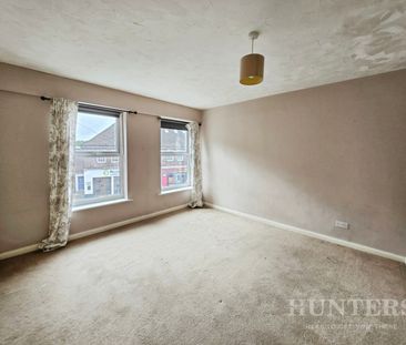 2 bedroom Flat To Let - Photo 2