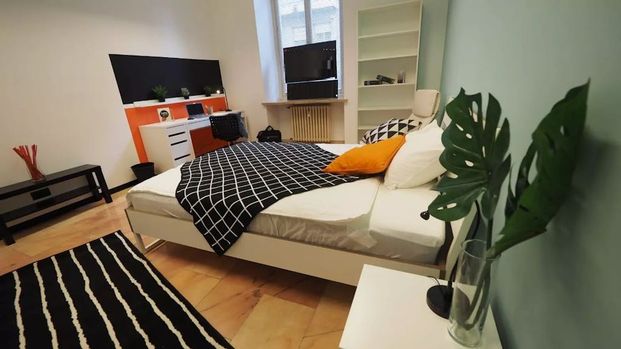 Via Alberto Nota, Turin, Piedmont 10122 - Photo 1