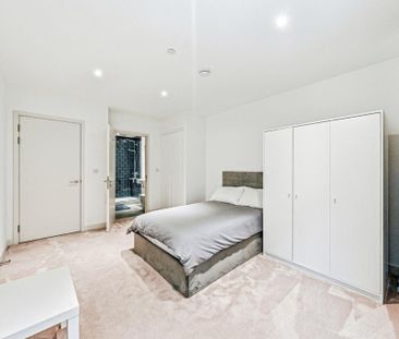 1 bedroom in a flat share to rent - Photo 3