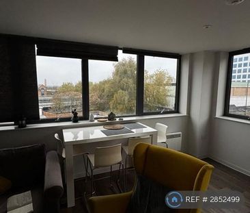 2 bedroom flat to rent - Photo 5