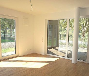 Moderne Erdgeschosswohnung mit Einbauküche und Terasse!! Mit direkt... - Photo 4