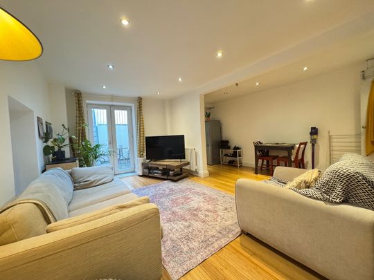 1 Bed Flat, Brigstocke Road, BS2 - Photo 1