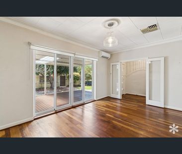 4 Lambert Street, Alfred Cove, WA 6154 - Photo 1