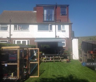 3 bedroom semi-detached house to rent - Photo 4