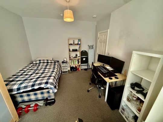 6 Bed Terraced House, De Beauvoir Road, RG1 - Photo 1