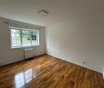 Connaught Road, Fleet, Hampshire, GU51 - Photo 5