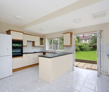 Holland Avenue, SW20, London - Photo 5