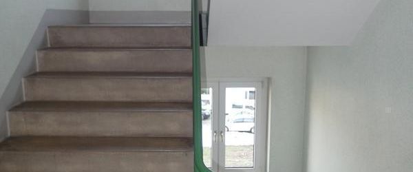 Einbauküche kann übernommen werden * Helle 2-Zimmer-Wohnung im 2.OG mit Laminatboden & Badewanne - Foto 1