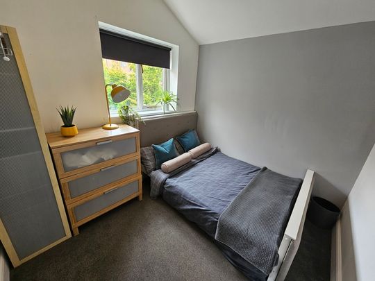 6 Bed Student Accommodation - Photo 1