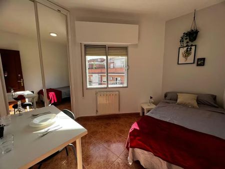 Calle de Peña Nueva, Madrid, Community of Madrid 28031 - Photo 2