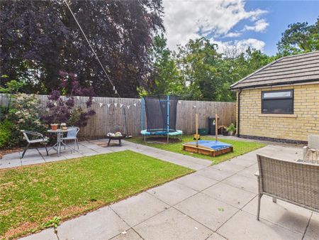 3 bedroom detached house to rent - Photo 2