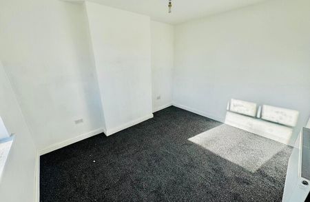 Cinder Bank, Dudley, DY2 9AL - Photo 3